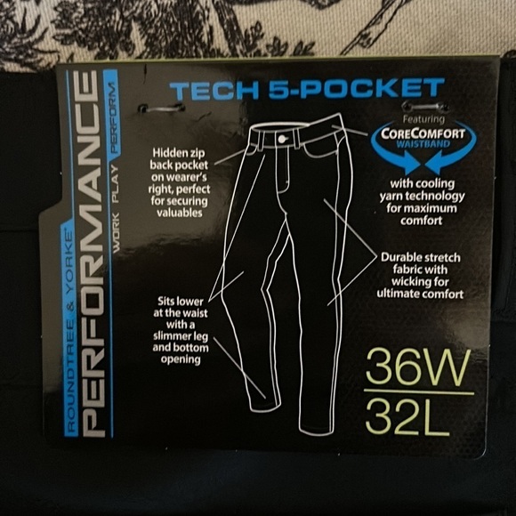 NWT Roundtree & York Performance Tech Flat Front pants. Men’s size 36x32. - Picture 7 of 8